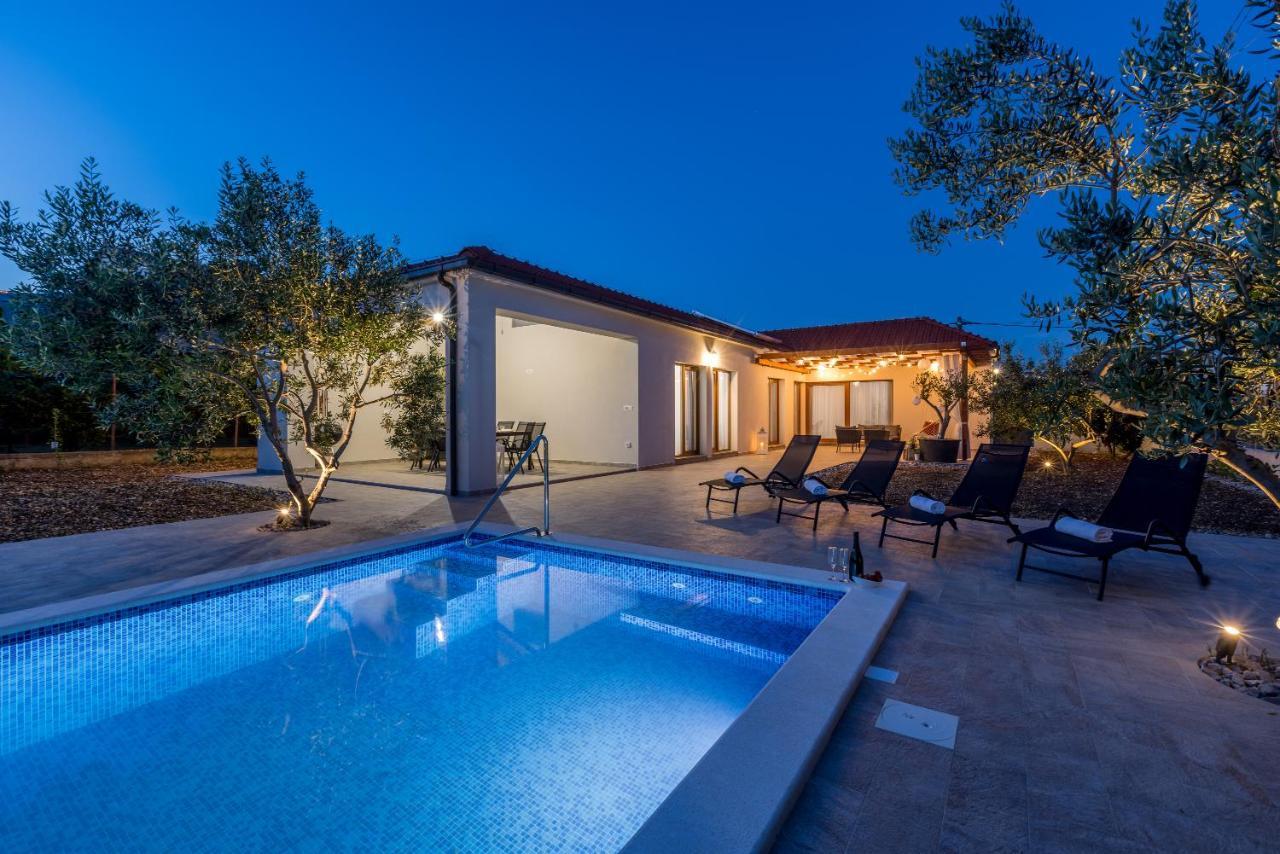 Villa Mamma Mia Каштела Екстер'єр фото