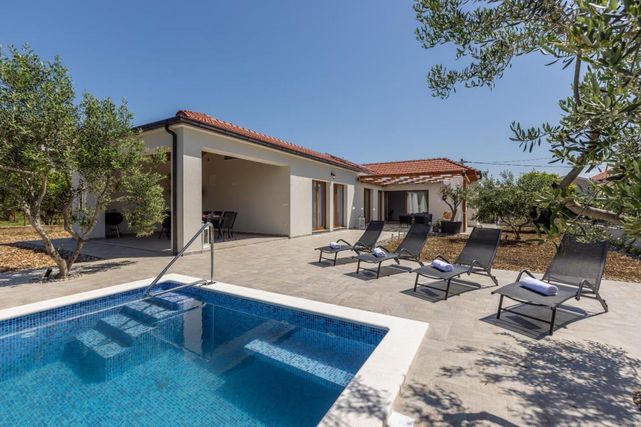 Villa Mamma Mia Каштела Екстер'єр фото