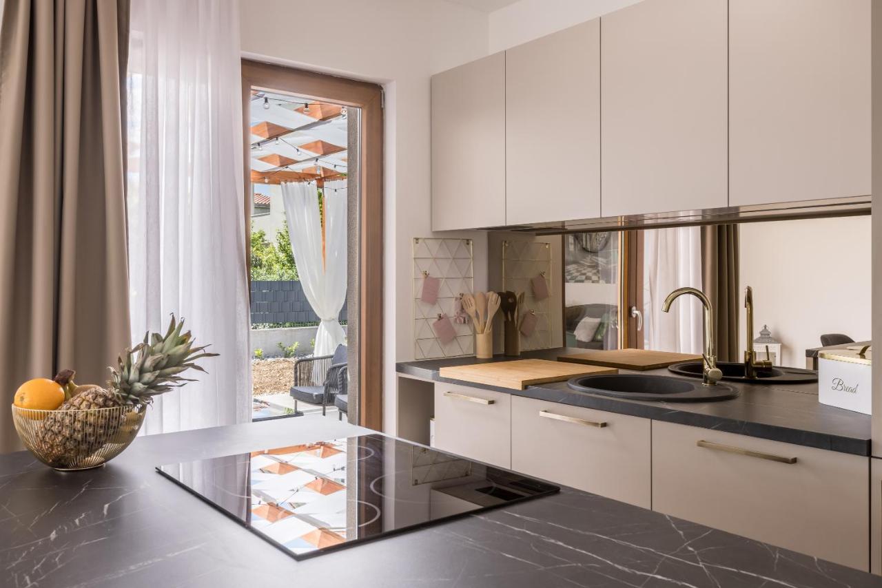 Villa Mamma Mia Каштела Екстер'єр фото