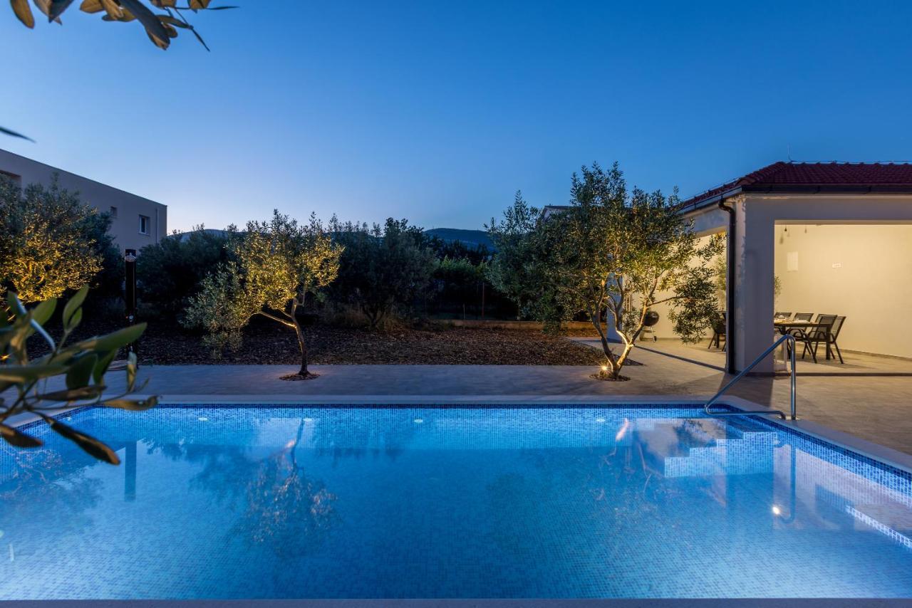 Villa Mamma Mia Каштела Екстер'єр фото