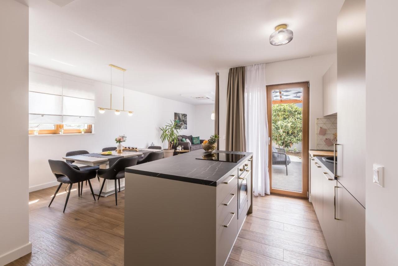 Villa Mamma Mia Каштела Екстер'єр фото