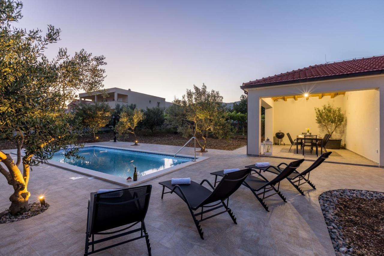 Villa Mamma Mia Каштела Екстер'єр фото